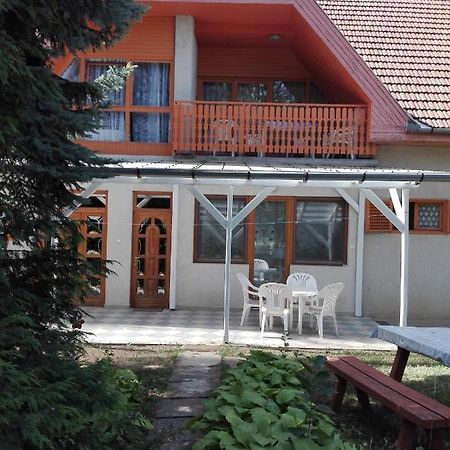 Hutter Vendégház Szántód Esterno foto